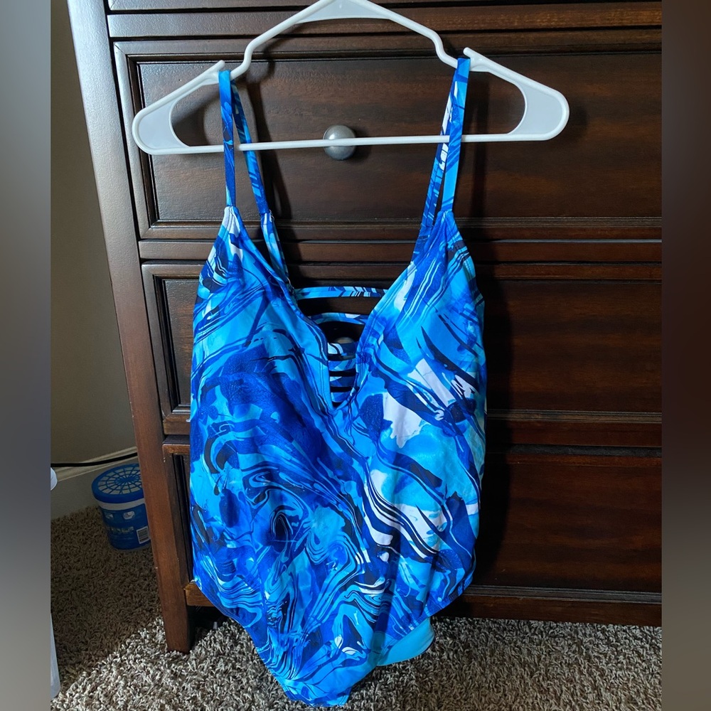 NWOT bathing suit, never worn XXL